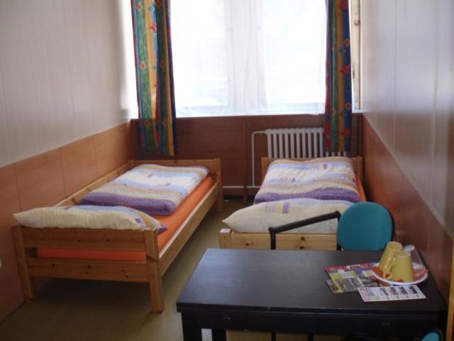 Hostel Monty Ricany (Central Bohemian) Exterior photo