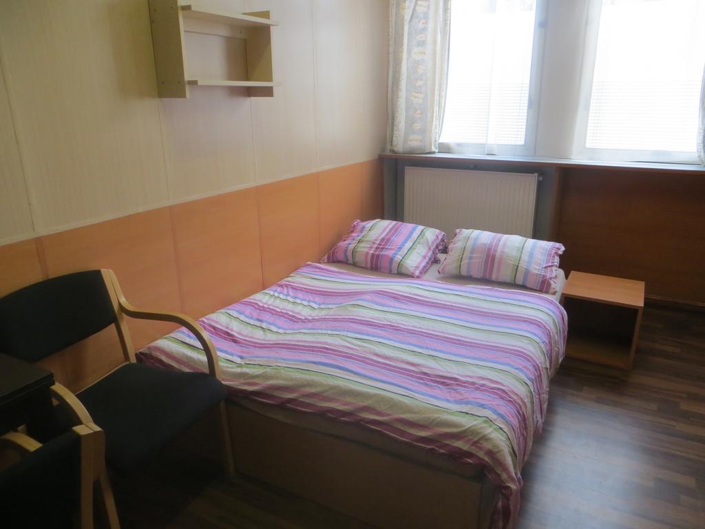 Hostel Monty Ricany (Central Bohemian) Exterior photo
