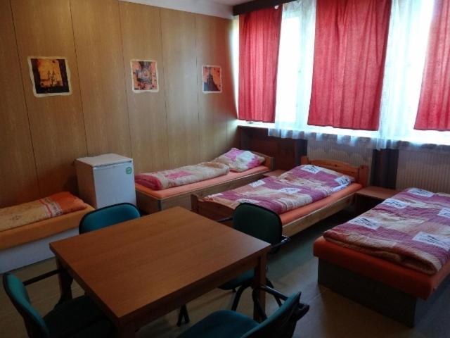 Hostel Monty Ricany (Central Bohemian) Room photo