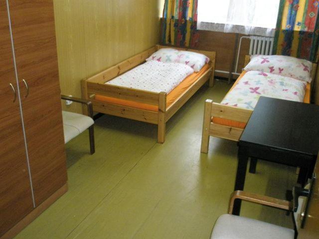 Hostel Monty Ricany (Central Bohemian) Exterior photo